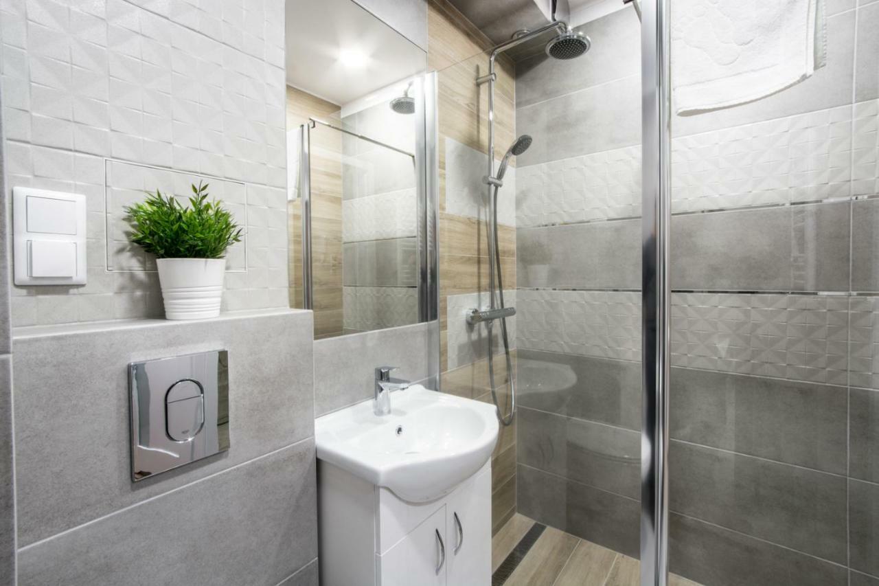 Sea Apartments- Okrzei Apartment *